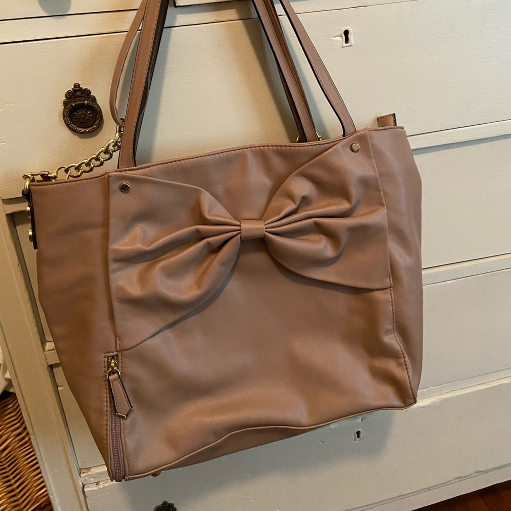 Pink bow purse